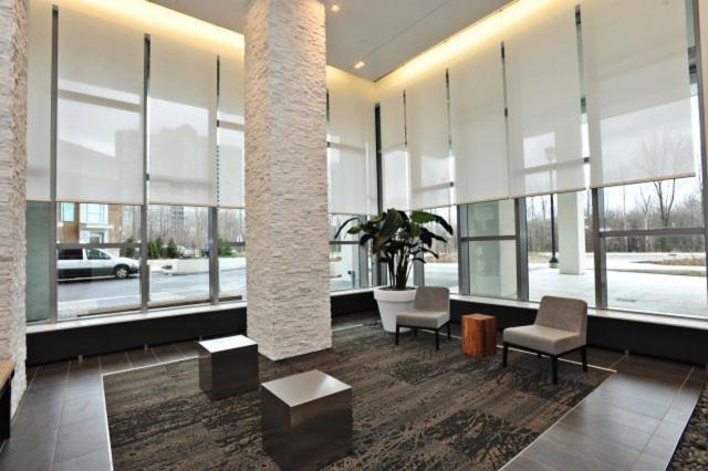 Square One Fully Furnished Suite Mississauga Dış mekan fotoğraf