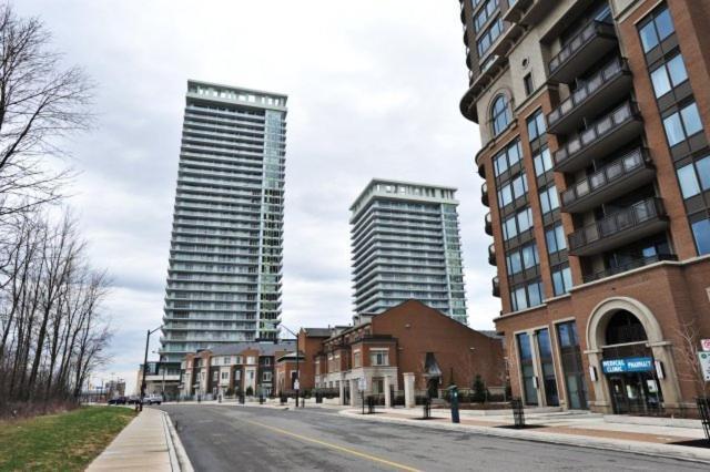 Square One Fully Furnished Suite Mississauga Dış mekan fotoğraf