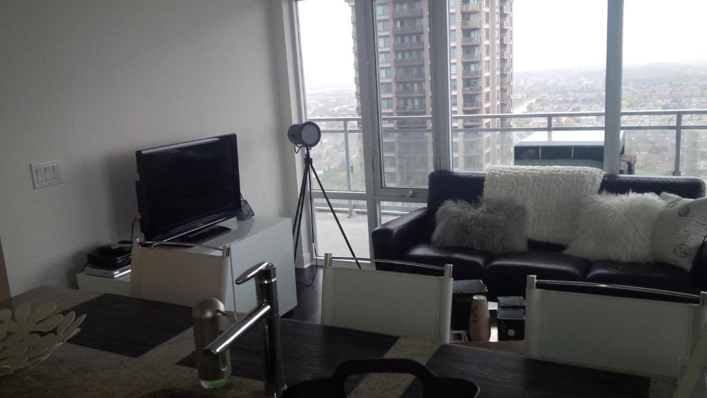 Square One Fully Furnished Suite Mississauga Oda fotoğraf